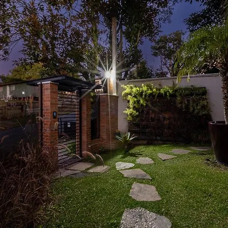 Studio Lindamente Decorado! Ideal Para Casal! 2-2
